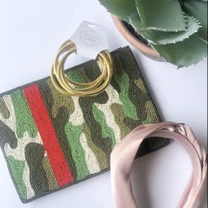 [INK ALLOY] Zipper Beaded Clutch